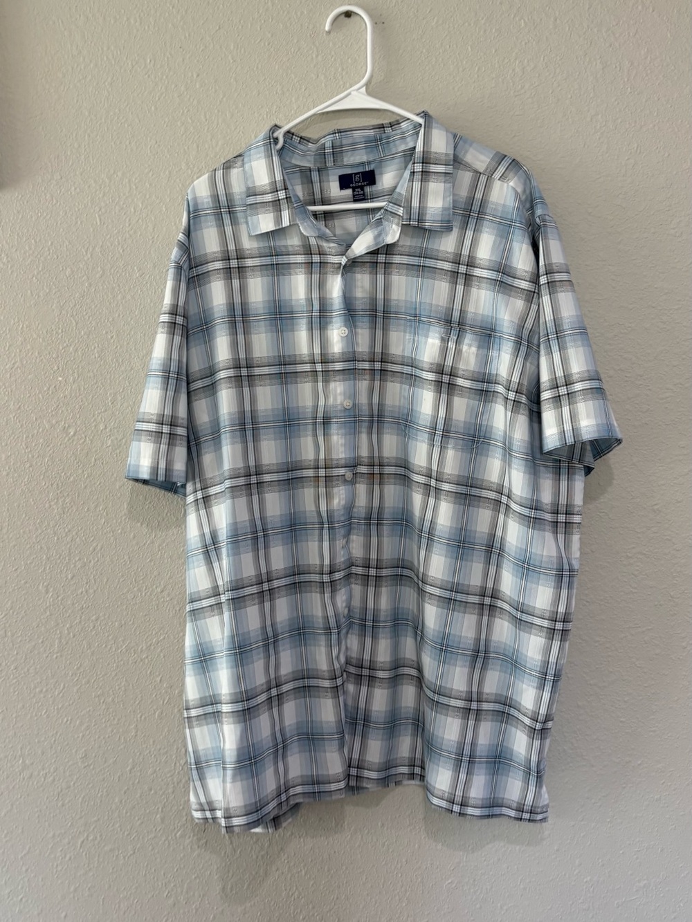 Men's Blue Plaid Short-Sleeve Button-Up Shirt